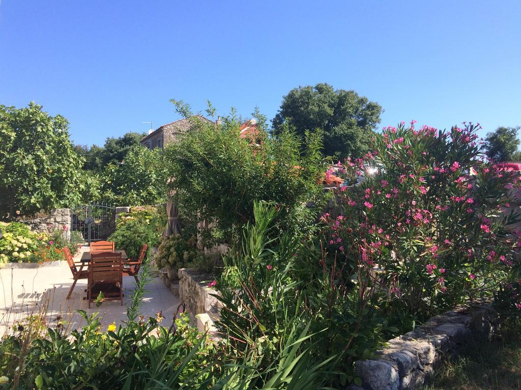 Apartments Vodaric Loznati Cres Luaran gambar